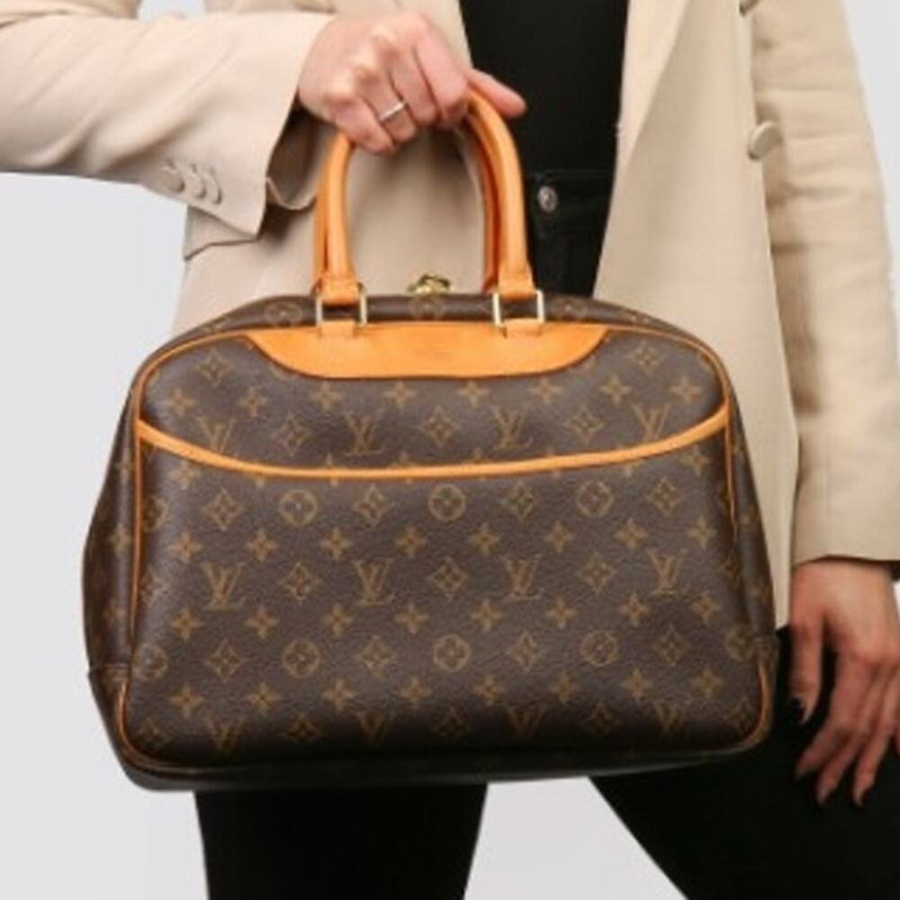 ⭐🔥AUTHENTIC🔥⭐LOUIS VUITTON Deauville monogram